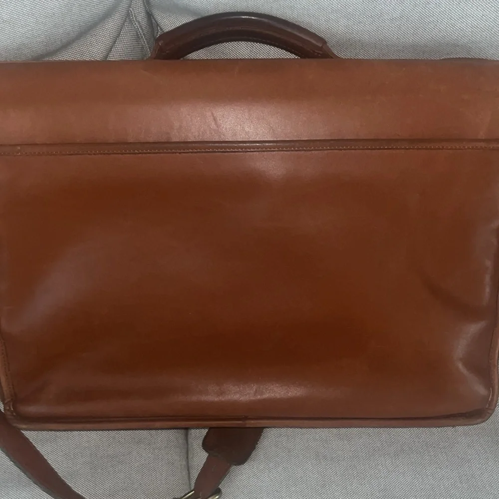 Vintage Y2K Coach Classic Brown Bag.